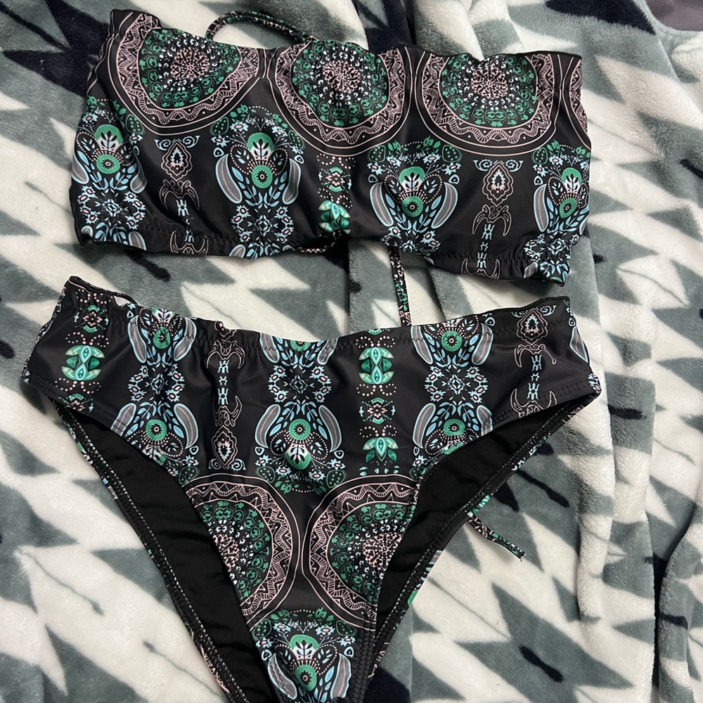 Black and Green Patterned Bikini Set